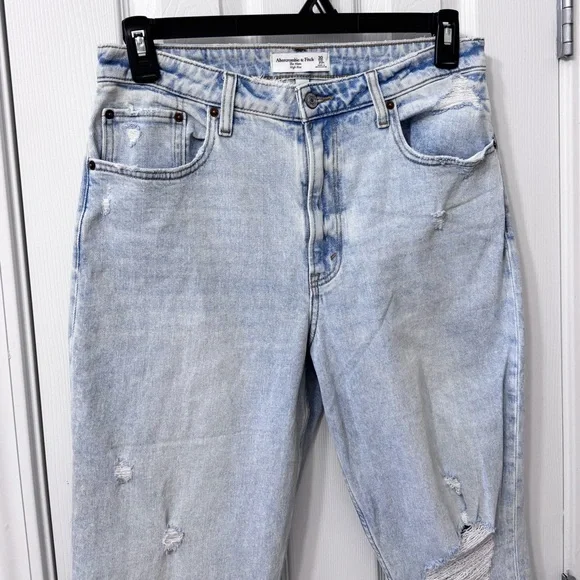 Abercrombie & Fitch The Mom High Rise Distressed Light Wash Jeans Size 10s - Picture 3 of 9